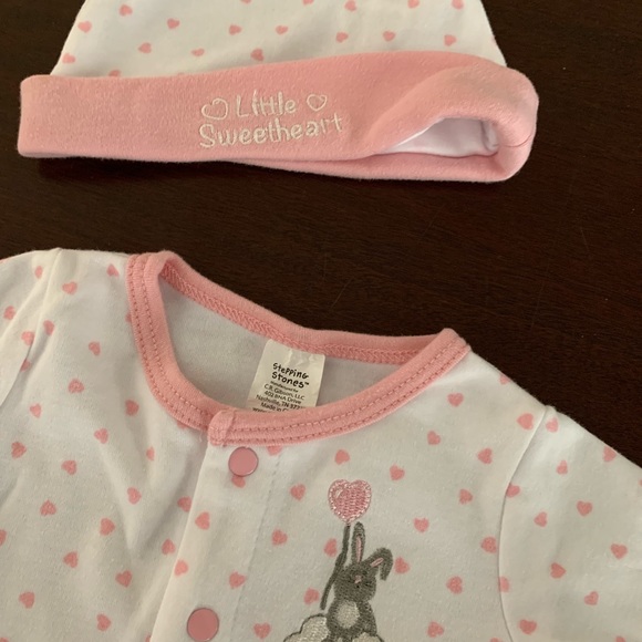 Cute sleeper and matching hat - Picture 2 of 4